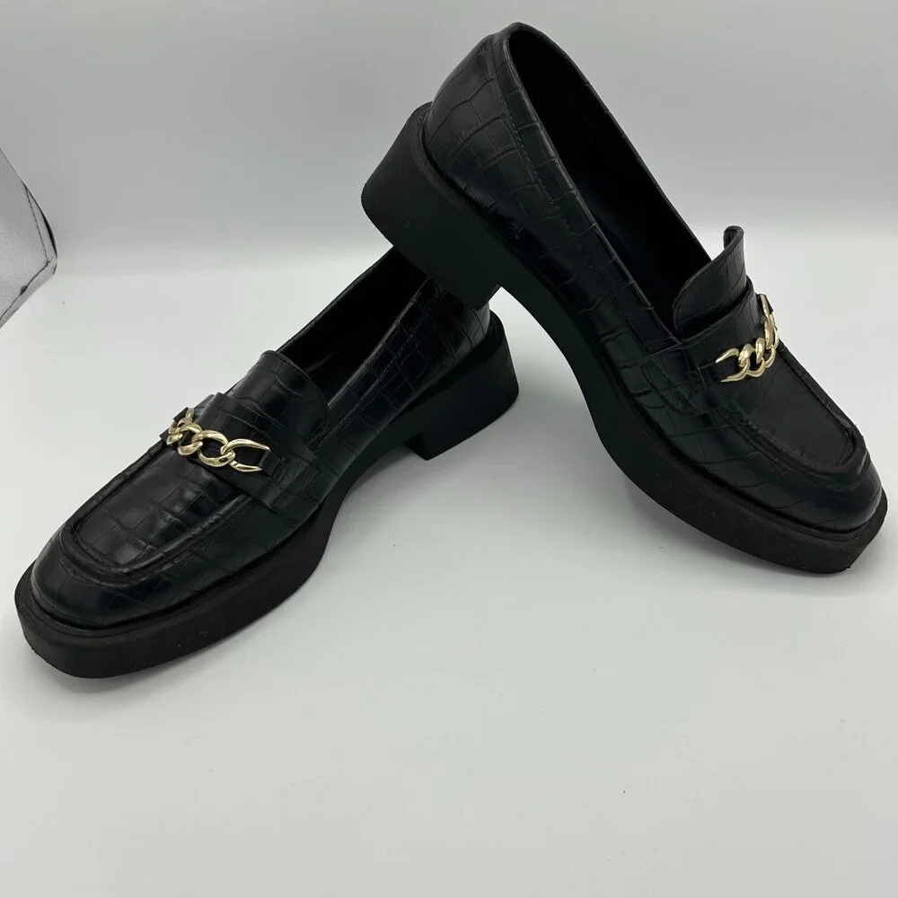 Kenneth Cole Reaction Sienna Lug Loafer Black Croc Pattern Gold Chain 8.5